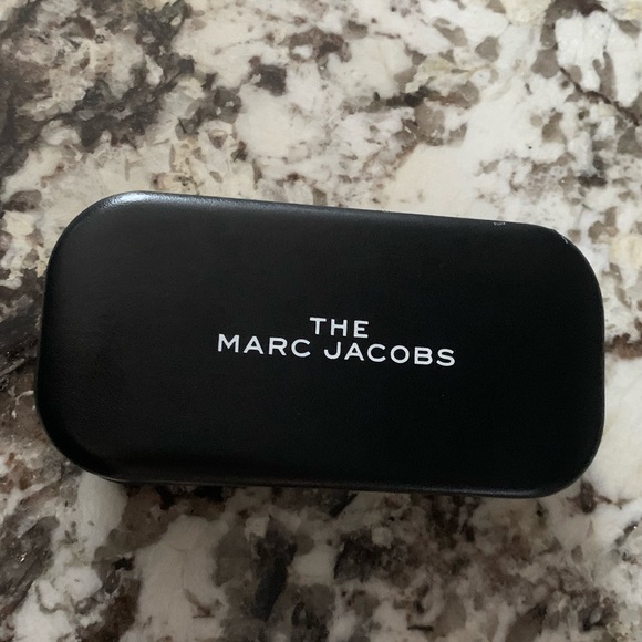Marc Jacobs Large Sunglasses Case - Picture 7 of 14